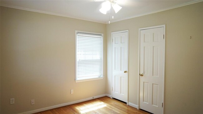 Building Photo - 2047 McClendon St