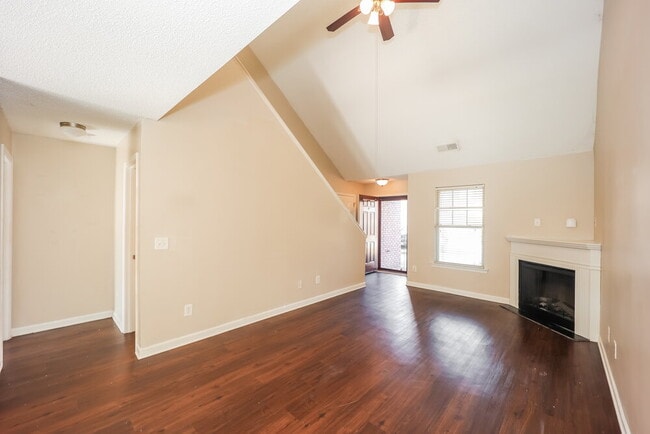 Building Photo - 316 Lauren Dr
