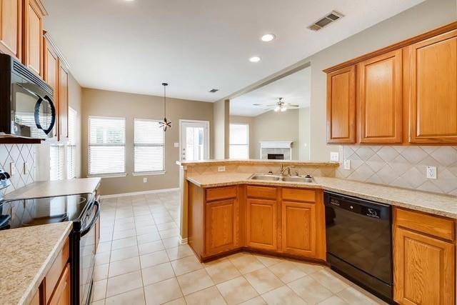 Building Photo - 1400 Chestnut Dr