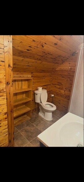 Building Photo - 2042 Mud Rd