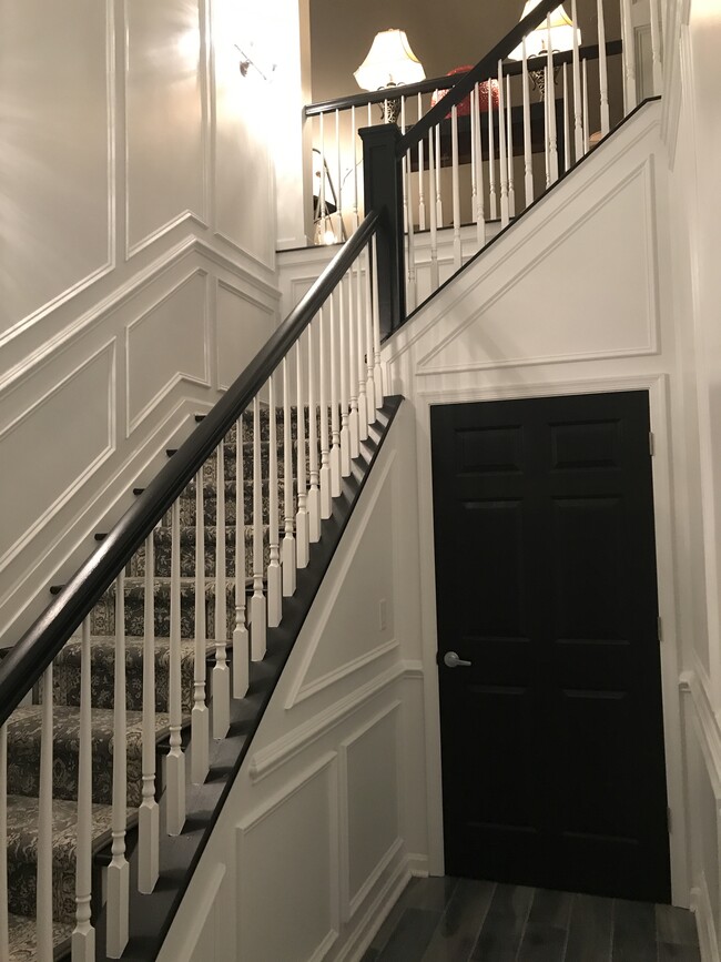 Building Photo - 147 Rock Ledge Ct