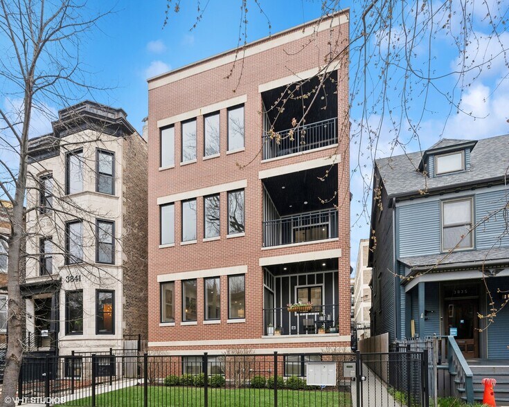 Building Photo - 3837 N Kenmore Ave