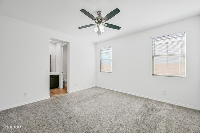 Building Photo - 14049 W Desert Hollow Dr