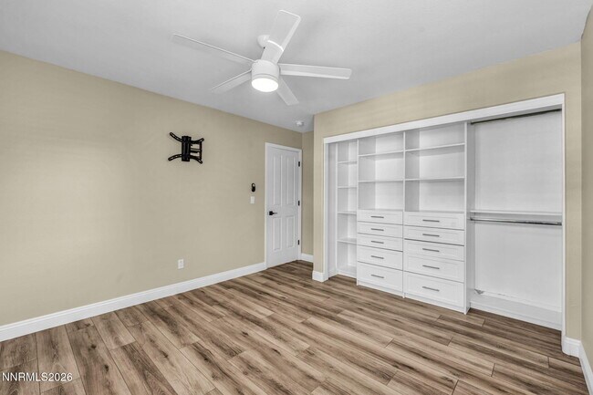 Building Photo - 6490 Brookview Cir