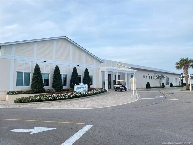 Building Photo - 138 NE Coastal Dr