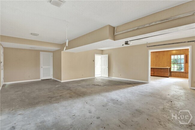 Building Photo - 5 Anchor Ct