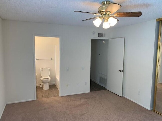 Building Photo - A beautiful Del Mar model for lease in Leisure Village