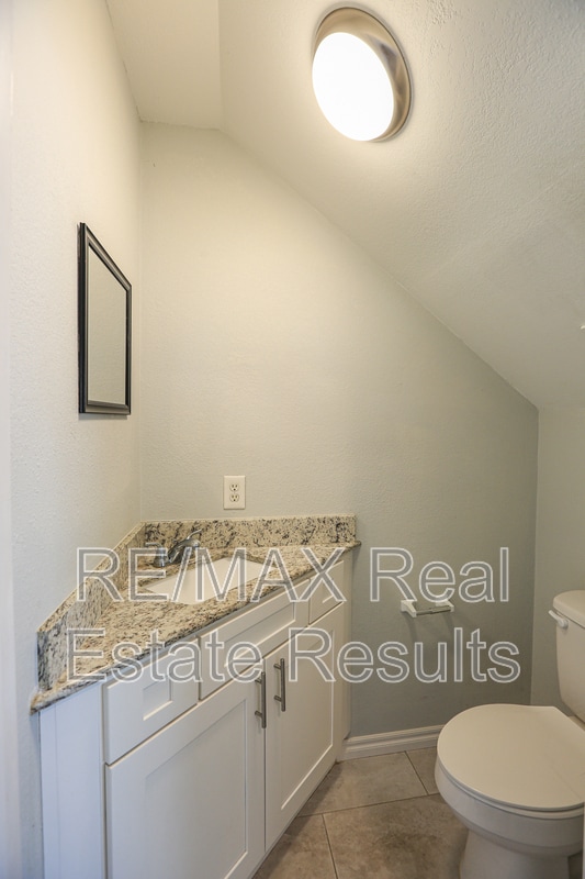 Building Photo - 602 Camellia Dr