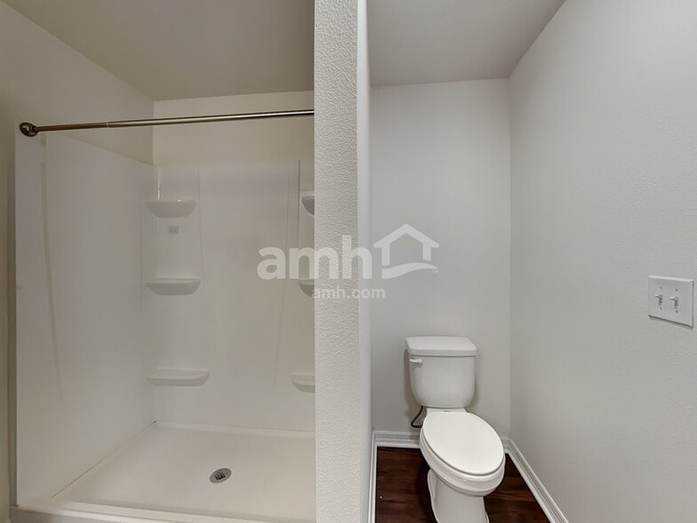 Building Photo - 1222 Brenton Leaf Dr