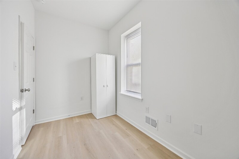 Building Photo - 1742 Edgley St
