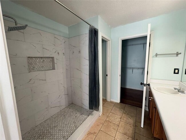 Building Photo - 1607 Heyford Cir