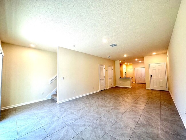 Building Photo - St. Augustine Beauty! 3/2.5 Townhome in th...