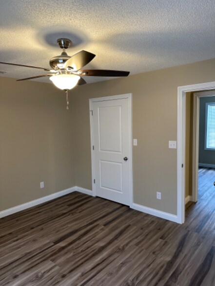 Building Photo - 144 Scenic Dr