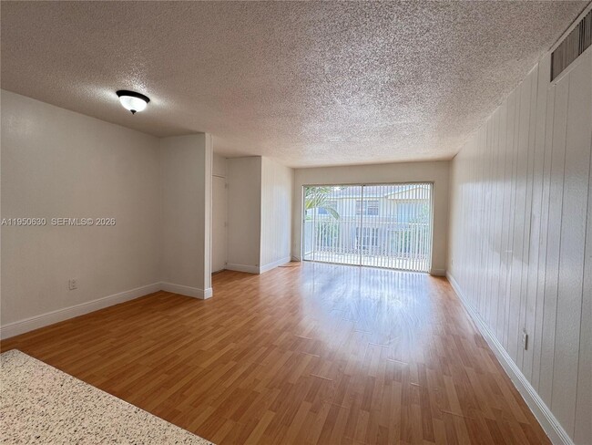 Building Photo - 4154 NW 79th Ave