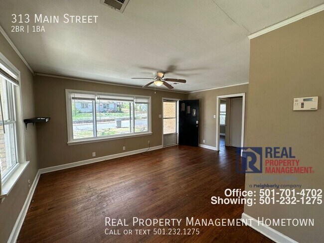 Building Photo - 313 Main St