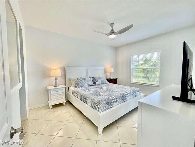 Building Photo - 864 Tanbark Dr