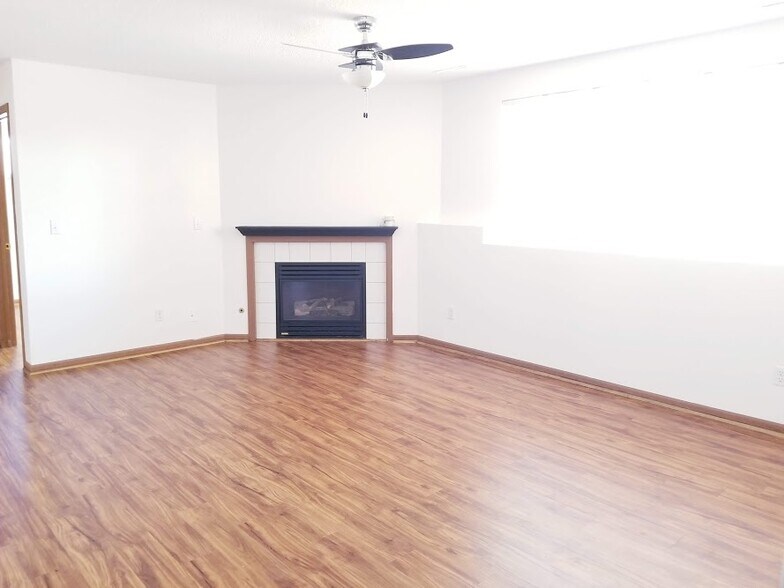 Building Photo - 1230 Murray St NE