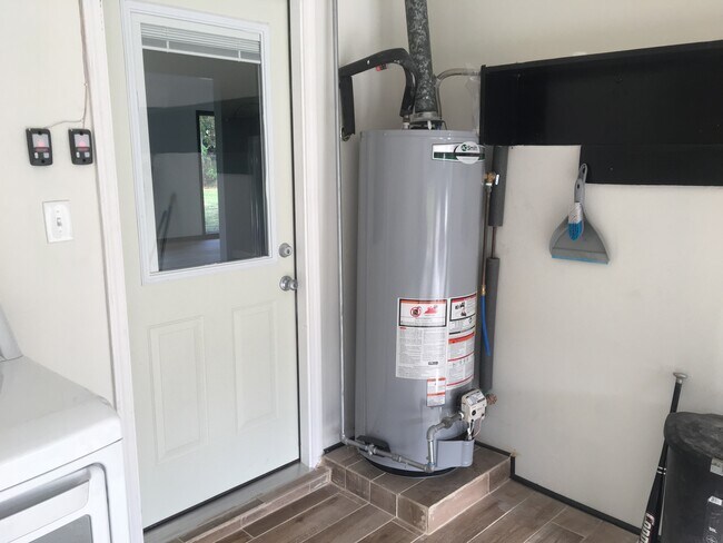 Building Photo - 4455 Singleton Rd