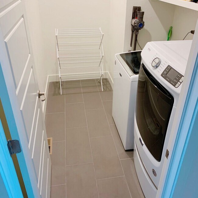 Building Photo - 3B/3.5B Downtown Superior Townhome - Built 2019!-Available June 2