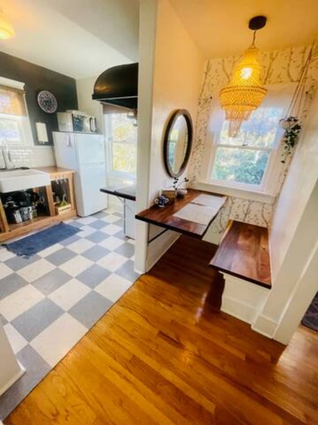 Building Photo - 2910 Grape Street