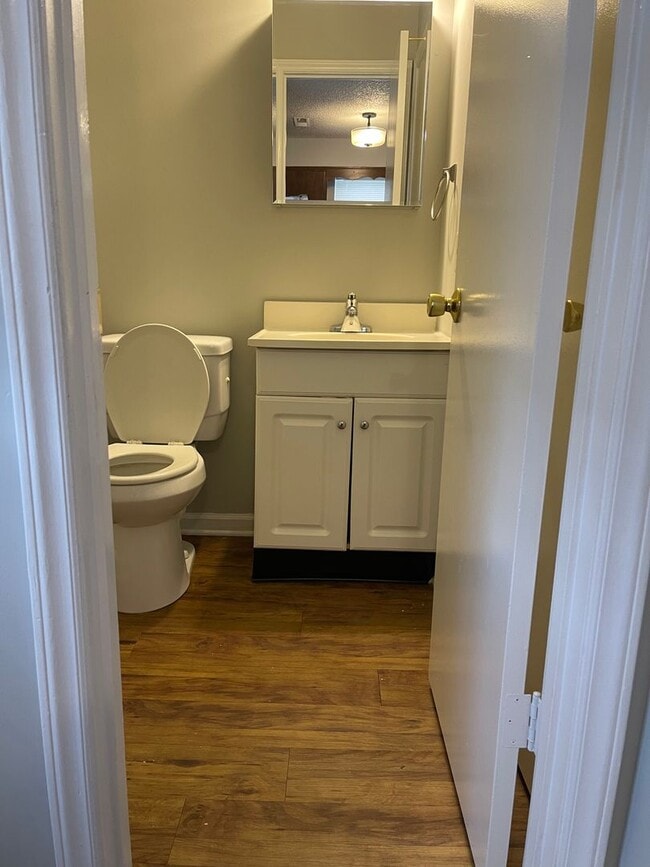 Building Photo - Duplex for Rent