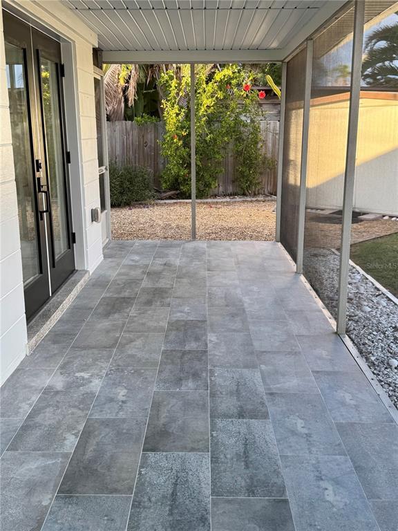 Building Photo - 745 Sunset Cove