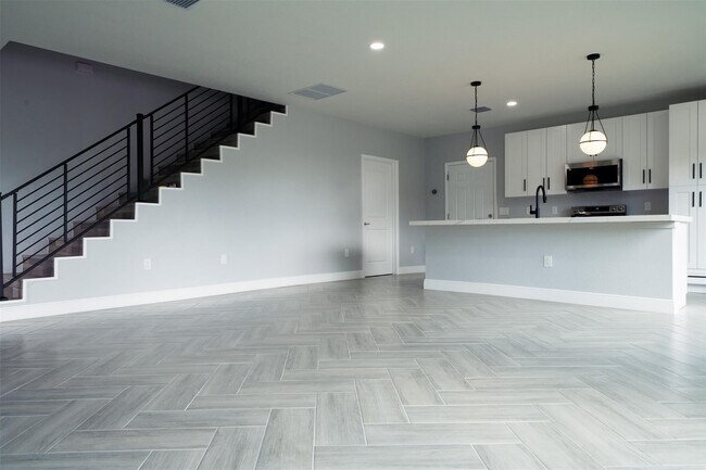 Building Photo - 333 NW 41st St