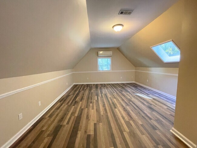 Building Photo - 205 Pine Ridge Rd