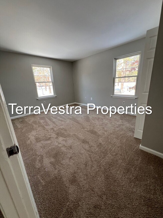 Building Photo - 1100-1102 Buck Street