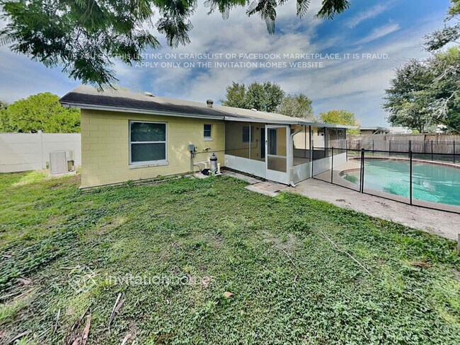 Building Photo - 121 Hidalgo Ave