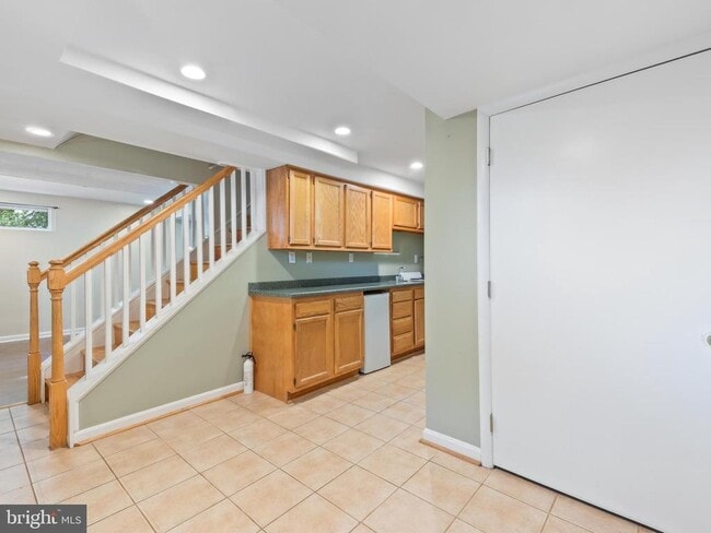 Building Photo - 5601 Wyngate Dr