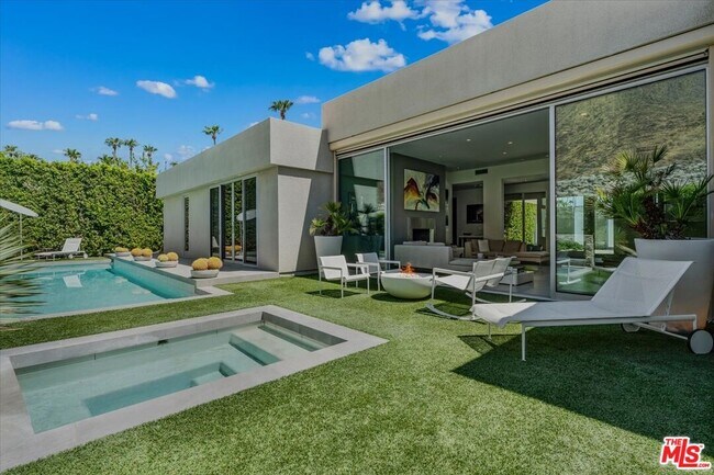 Primary Photo - 1175 Los Robles Dr