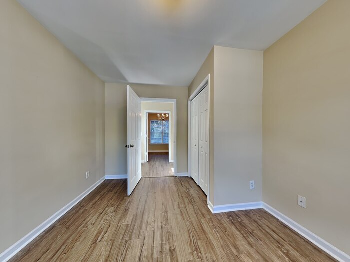 Building Photo - 6227 Dumont Ln