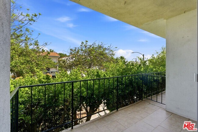 Building Photo - 1230 Princeton St