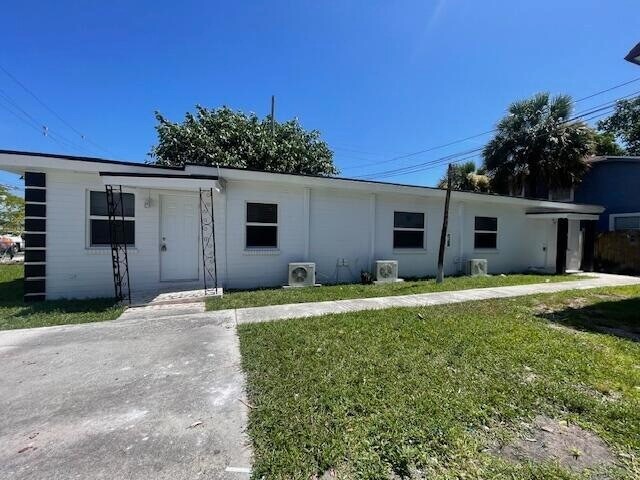 Building Photo - 304 N Tamarind Ave