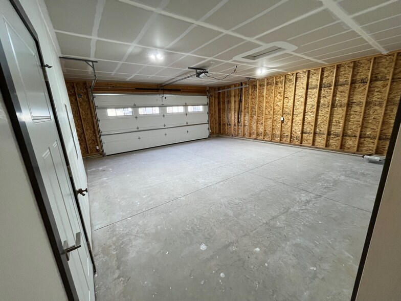Building Photo - 2212 Quartzite Dr