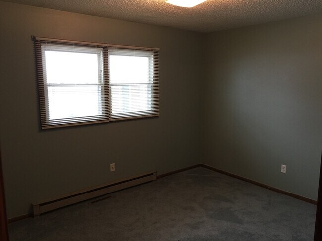 Building Photo - 1017 S 12th St