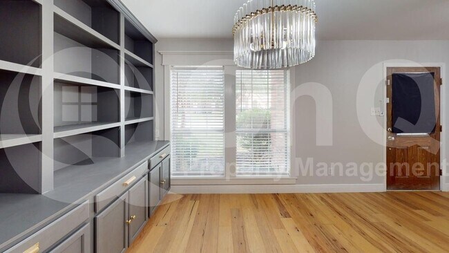 Building Photo - 2208 Lanshire Dr
