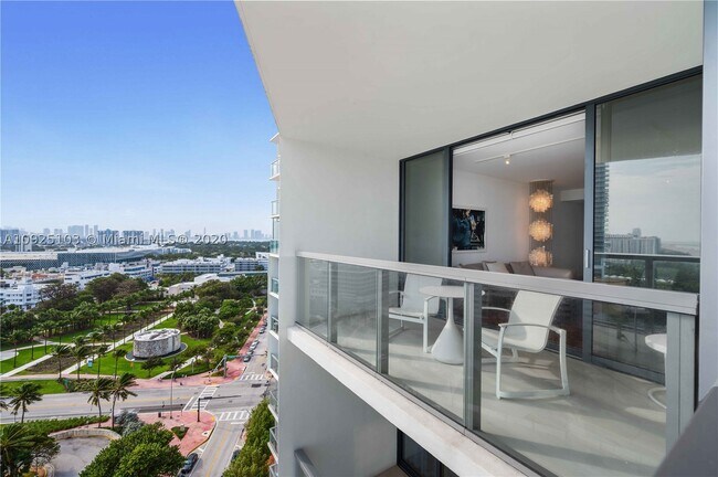 Building Photo - 2201 Collins Ave