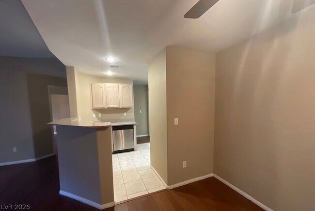 Building Photo - 2050 W Warm Springs Rd