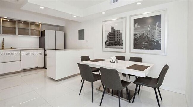 Building Photo - 4000 Towerside Terrace