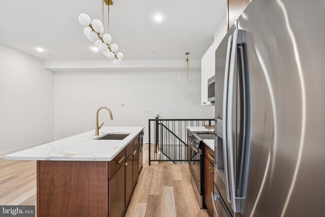 Building Photo - 5034 Florence Ave