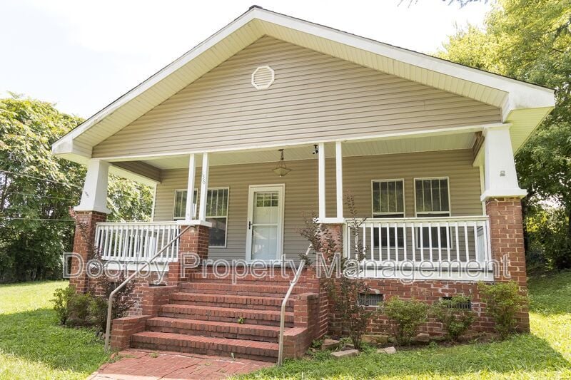 Primary Photo - 156 Signal Hills Dr