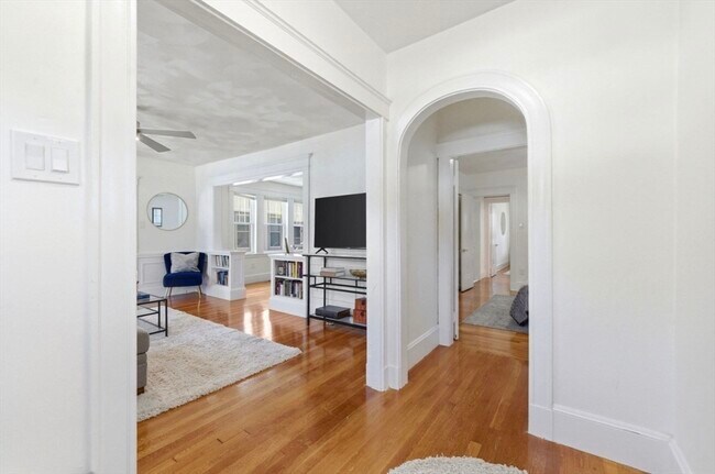 Building Photo - 48 Farquhar St