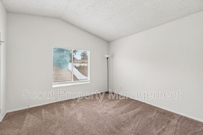 Building Photo - 27099 Rainbow Creek Dr