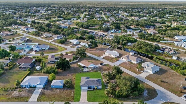 Building Photo - 3471 Winona St