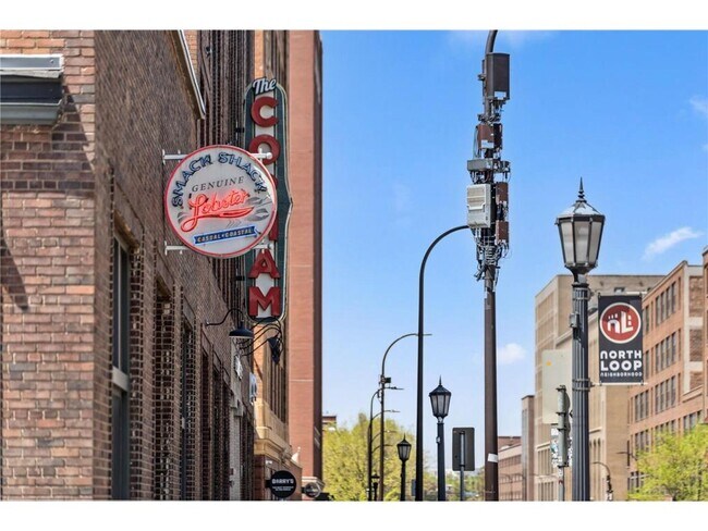 Building Photo - 720 N 4th St