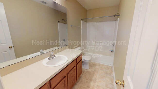 Building Photo - 1009 S Bank Way