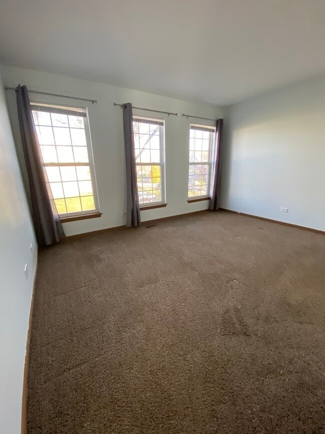 Building Photo - 2203 Rossiter Pkwy