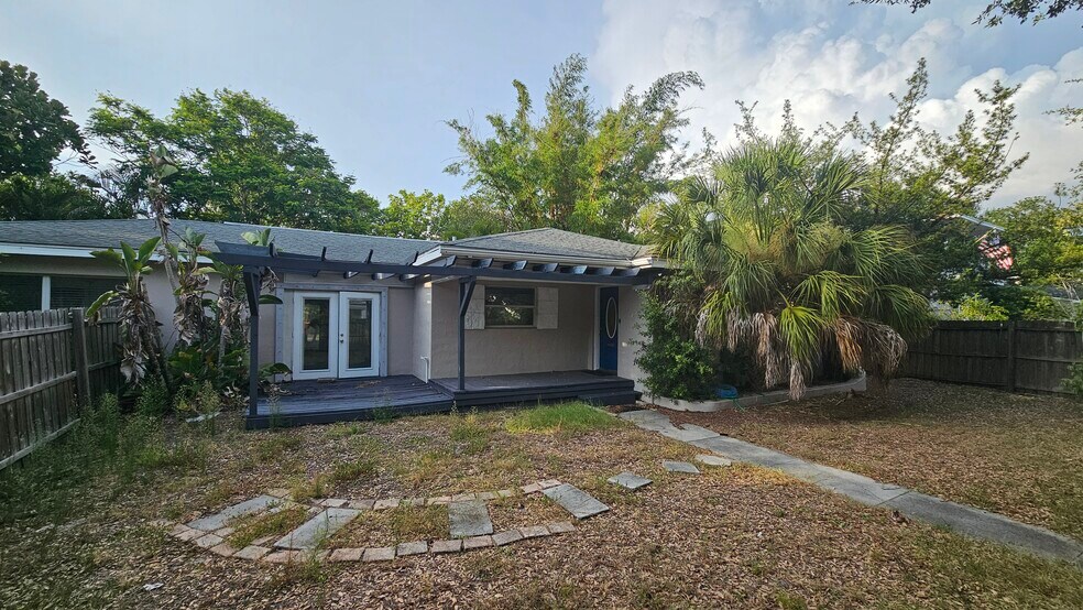Building Photo - 5655 1st Ave N